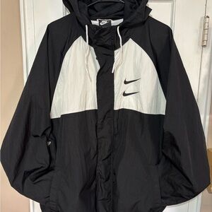 Nike Men's Black and White Windbreaker